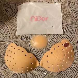 Niidor Adhesive Bra Strapless Sticky Invisible Push up Silicone Bra